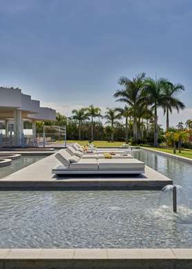 Pool,On-Site,Outdoor/Exterior,Property Amenity,Recreation