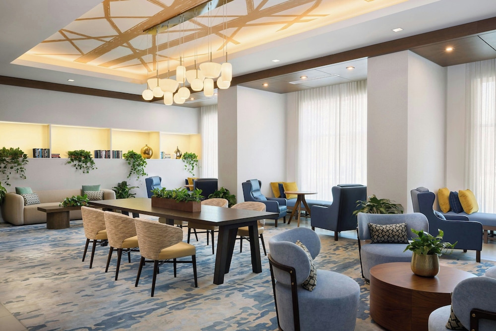 Lobby lounge