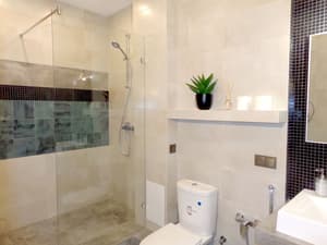 thumbnail: Bathroom shower