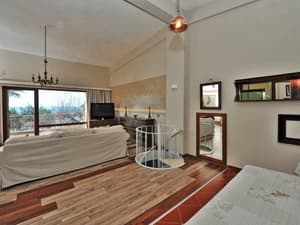 thumbnail: Interior