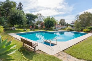 thumbnail: Outdoor pool