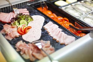 thumbnail: Restaurant