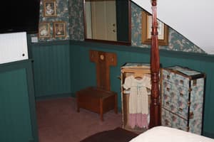 thumbnail: Room