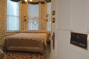thumbnail: Interior detail