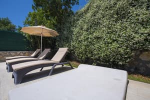 thumbnail: Front of property