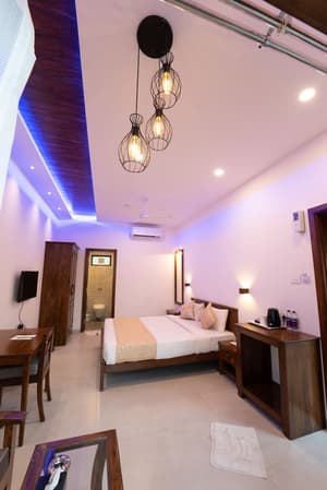 thumbnail: Room