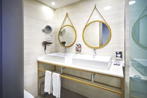 thumbnail: Bathroom