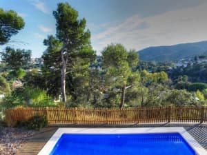 thumbnail: Outdoor pool