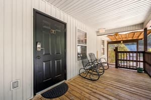 thumbnail: Outdoor dining