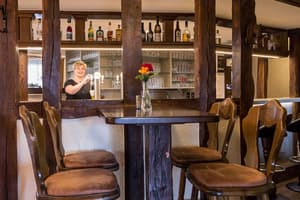 thumbnail: Bar (on property)