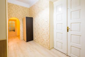 thumbnail: Interior entrance