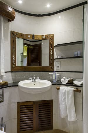 thumbnail: Bathroom sink