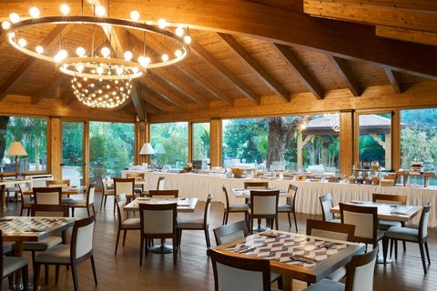 Breakfast Buffet Dining