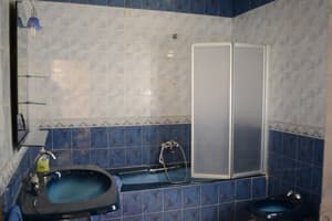 thumbnail: Bathroom shower