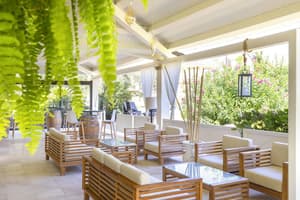 thumbnail: Bar (on property)
