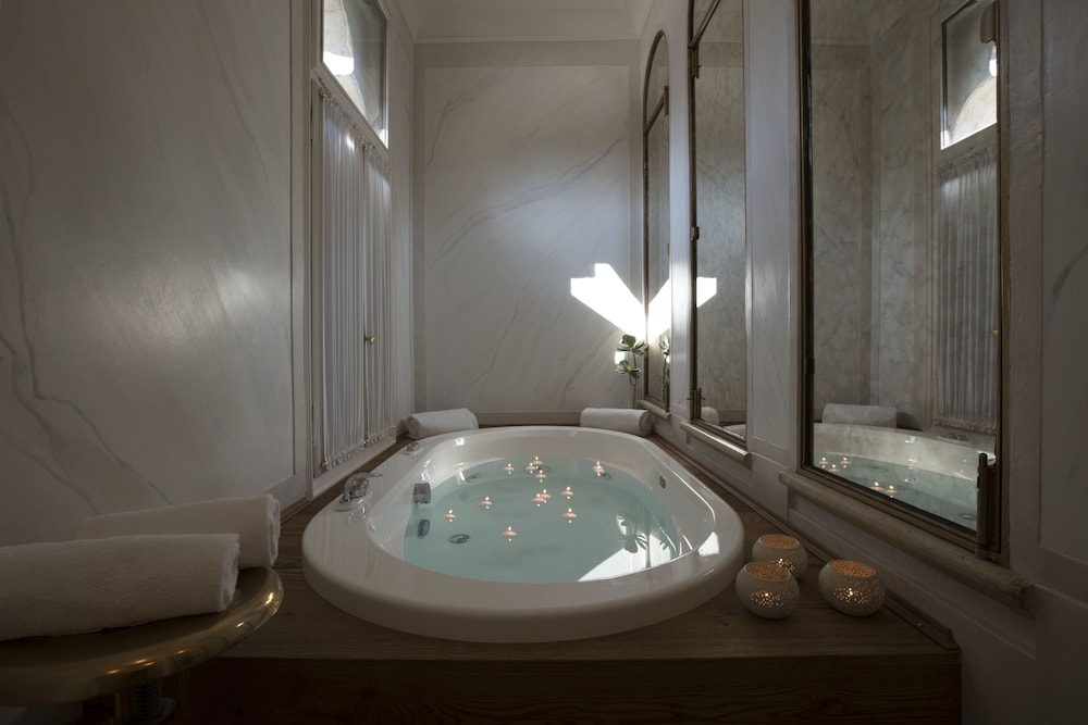 Private spa tub