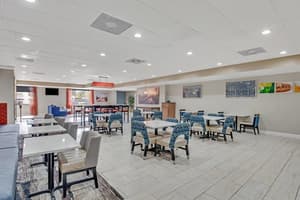 thumbnail: Breakfast area