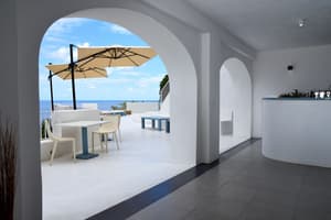 thumbnail: Outdoor dining