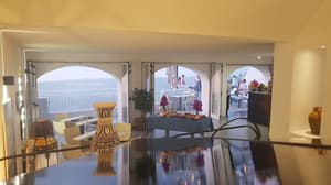 thumbnail: Lounge