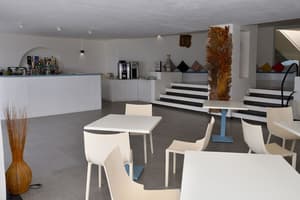 thumbnail: Breakfast area