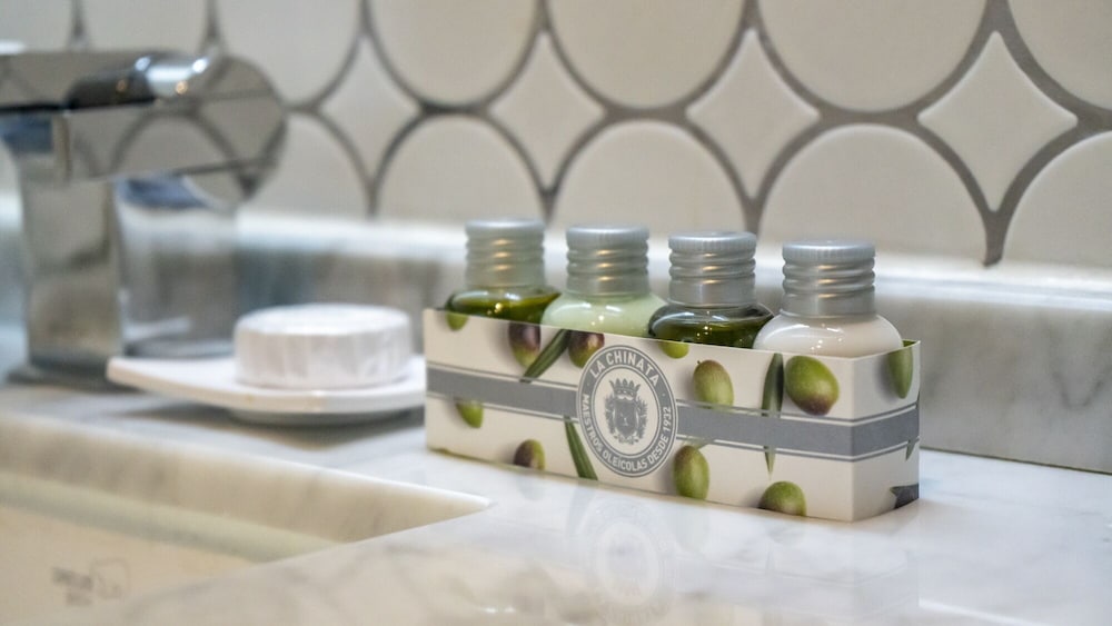 Bathroom amenities