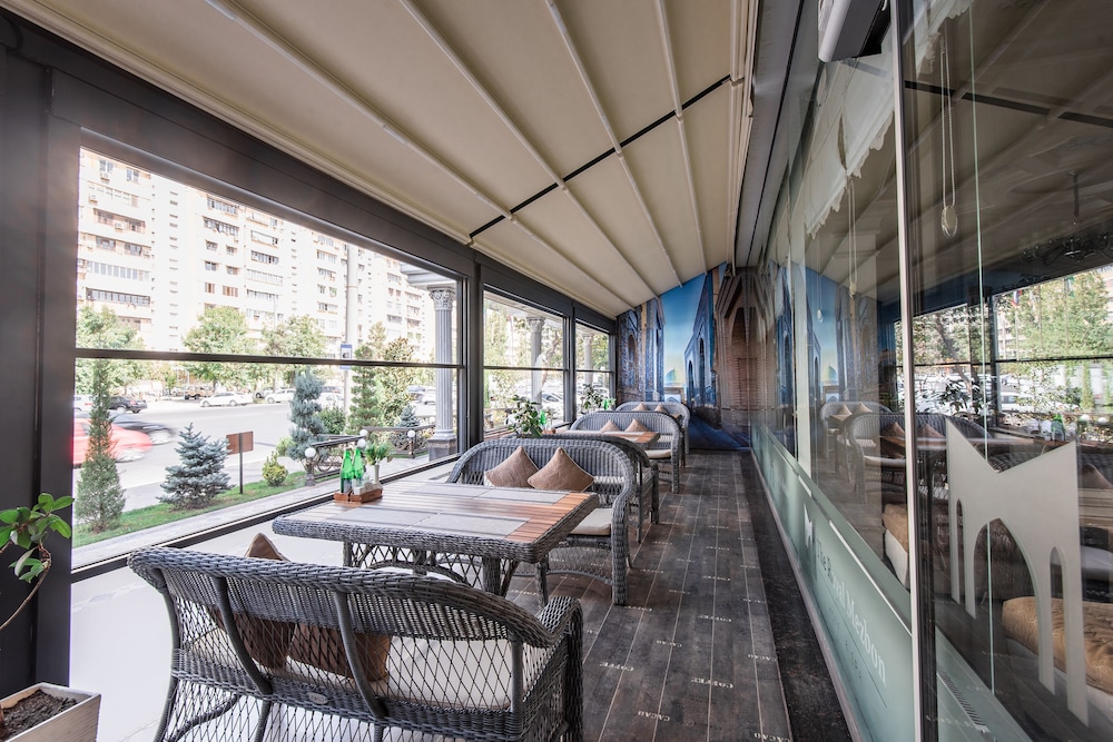 Sundeck