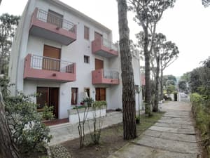 thumbnail: Exterior