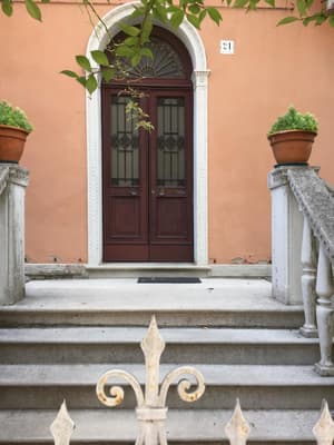 thumbnail: Exterior