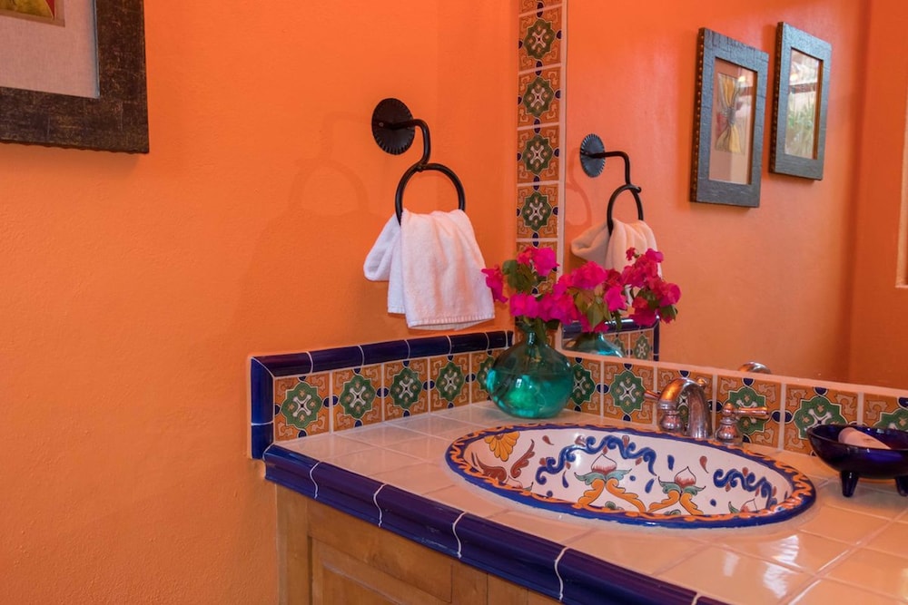Bathroom sink
