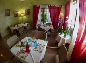 thumbnail: Breakfast area