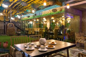 thumbnail: Restaurant