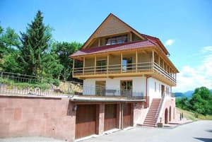 thumbnail: Front of property