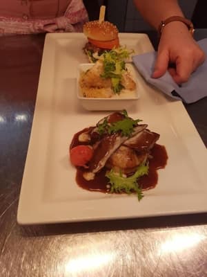 thumbnail: Restaurant