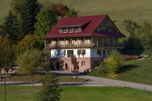 thumbnail: Exterior