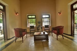 thumbnail: Lobby sitting area