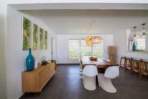 thumbnail: In-room dining