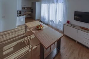 thumbnail: In-room dining