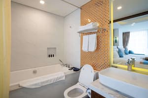 thumbnail: Bathroom