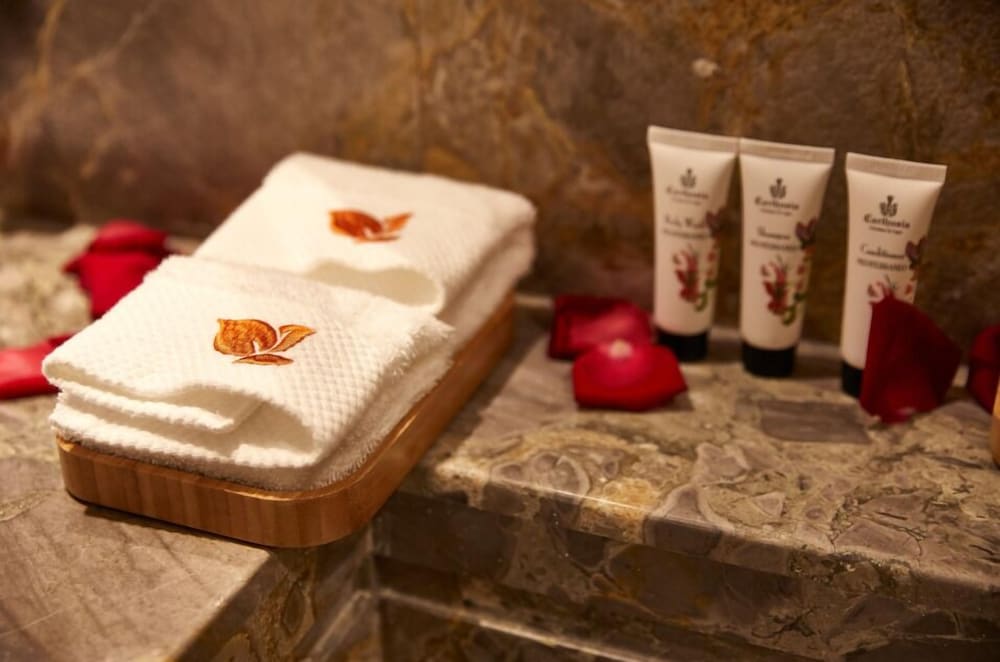 Bathroom amenities