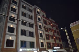 thumbnail: Exterior detail