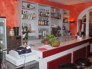 thumbnail: Bar (on property)