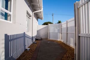 thumbnail: Exterior detail