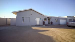 thumbnail: Front of property