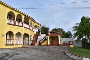 thumbnail: Front of property