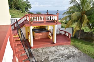 thumbnail: Exterior