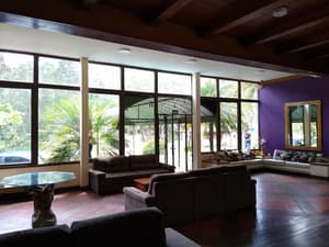 thumbnail: Lobby lounge