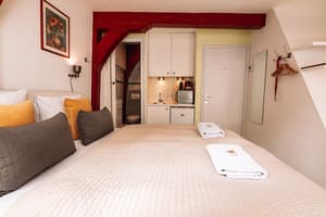 thumbnail: Interior