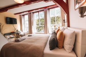 thumbnail: Interior