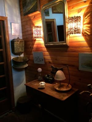 thumbnail: Interior entrance