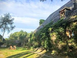 thumbnail: Front of property